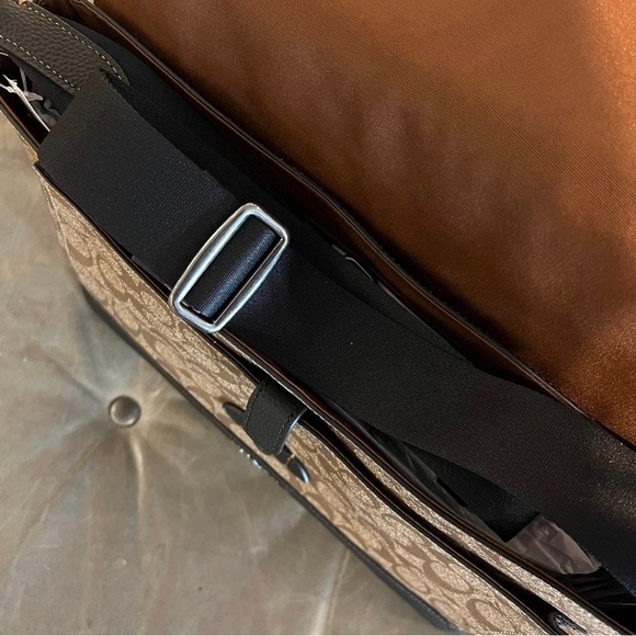 Coach c8142 Hudson Messenger In Colorblock Signature Canvas - Picture 4 of 7